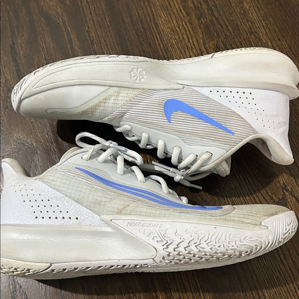 Nike Precision 7 lacrosse cleats light gray/blue size 7 big boy